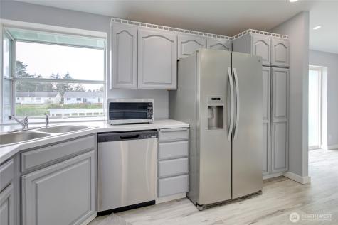 393 Canal Drive SE Ocean Shores WA 98569