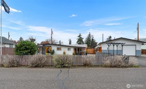 211 Riverfront Drive Cashmere WA 98815