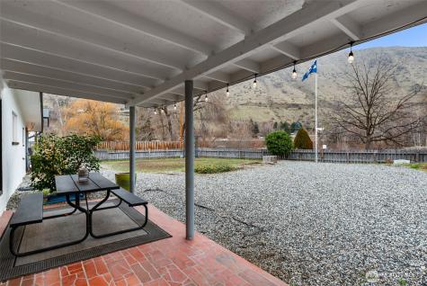 211 Riverfront Drive Cashmere WA 98815