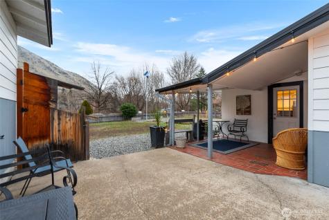211 Riverfront Drive Cashmere WA 98815