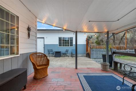 211 Riverfront Drive Cashmere WA 98815