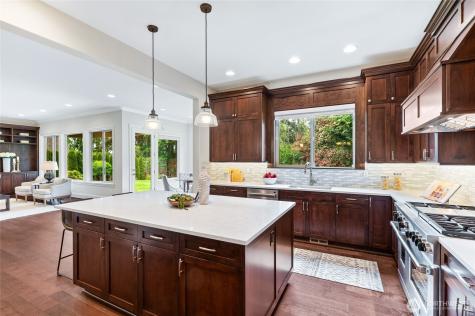 9827 NE 20th Street Bellevue WA 98004
