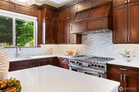 9827 NE 20th Street Bellevue WA 98004