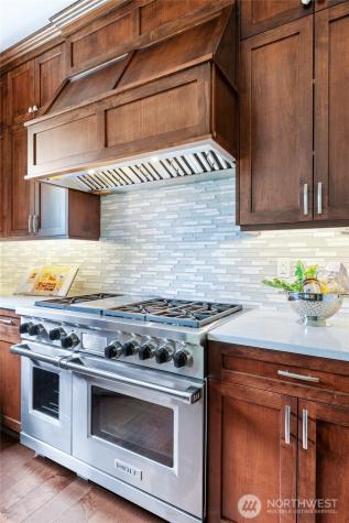 9827 NE 20th Street Bellevue WA 98004