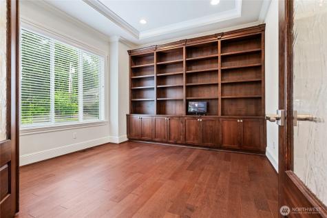 9827 NE 20th Street Bellevue WA 98004