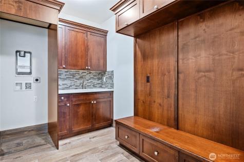 9827 NE 20th Street Bellevue WA 98004