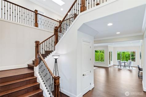 9827 NE 20th Street Bellevue WA 98004