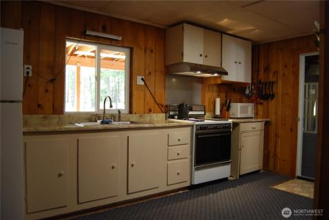 31 Summit Lake Road Tonasket WA 98855