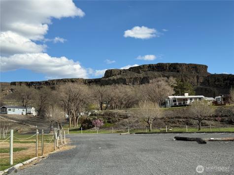 31465 Moore Road NE Coulee City WA 99115