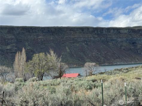 31465 Moore Road NE Coulee City WA 99115