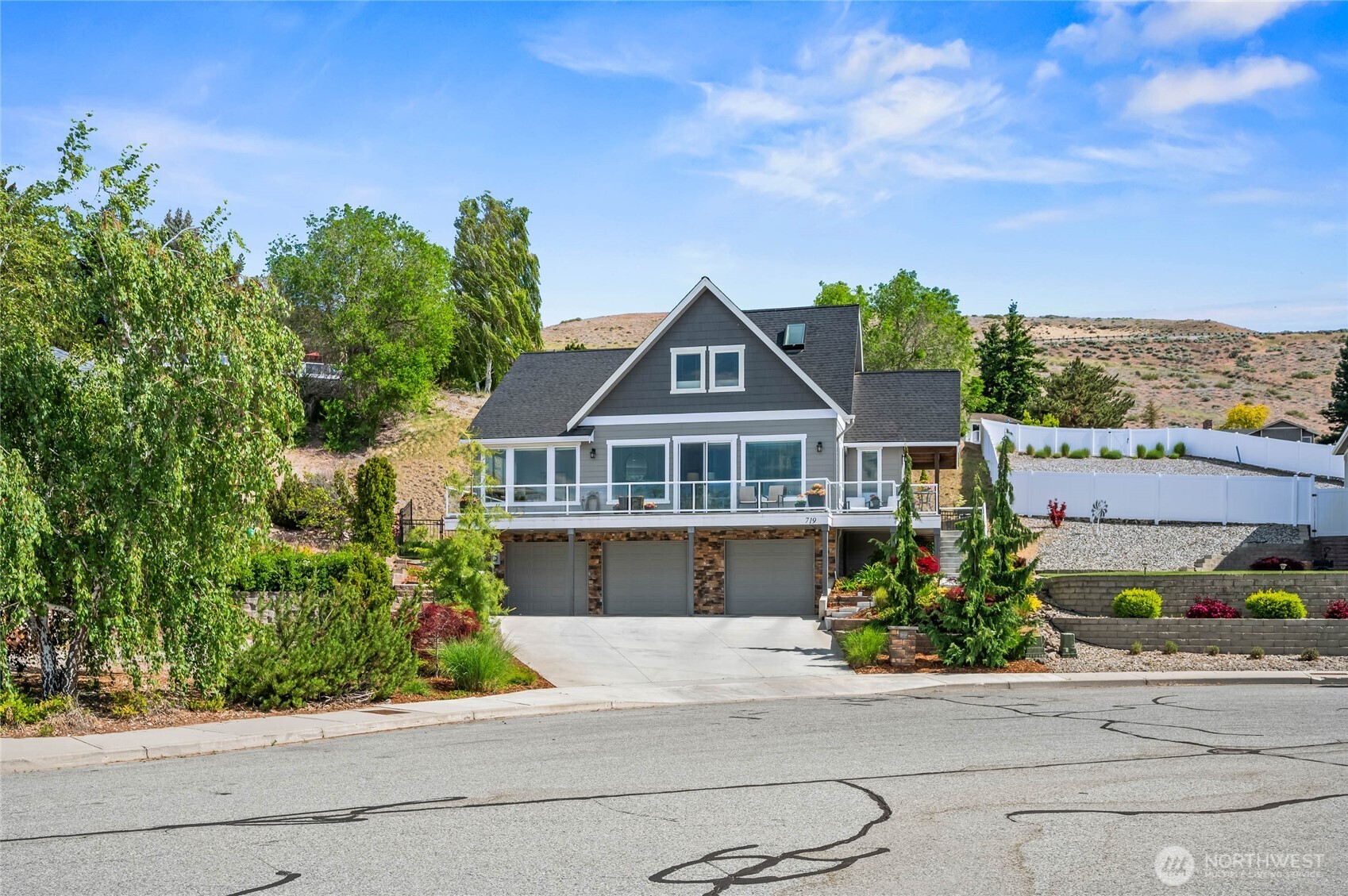 719 19th Street NE East Wenatchee WA 98802