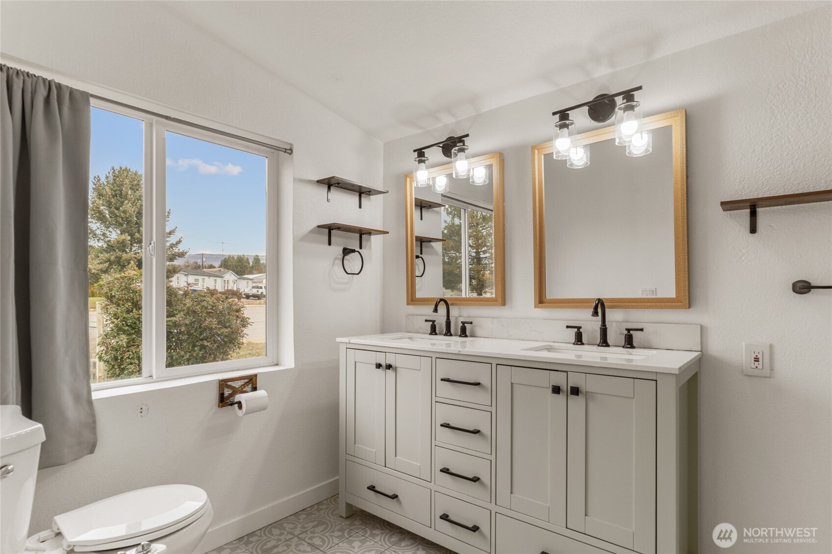 652 S Larch Avenue East Wenatchee WA 98802