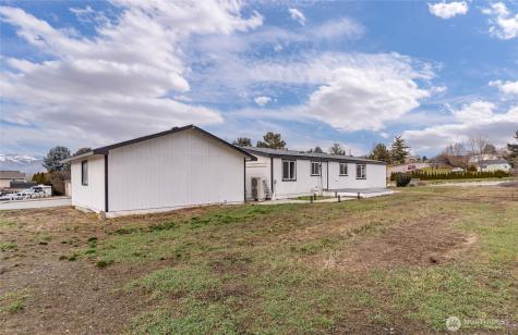 652 S Larch Avenue East Wenatchee WA 98802