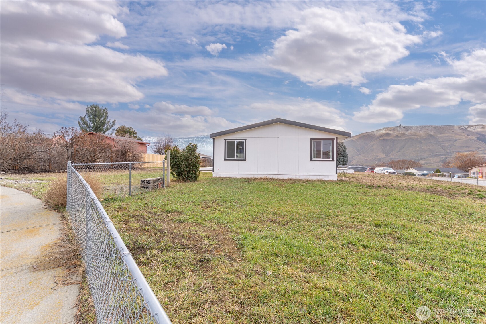 652 S Larch Avenue East Wenatchee WA 98802