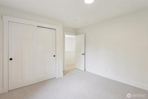 11 160th Place SE Bothell WA 98012