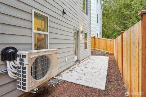 11 160th Place SE Bothell WA 98012
