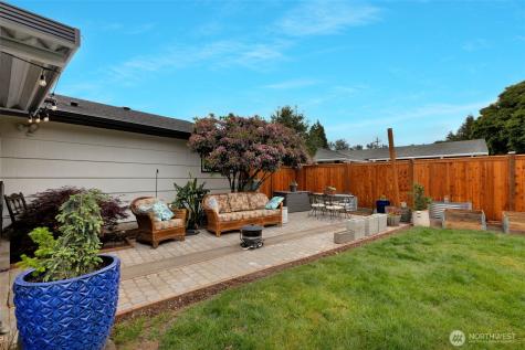 608 10th Avenue SE Puyallup WA 98372