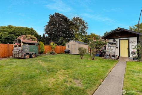 608 10th Avenue SE Puyallup WA 98372