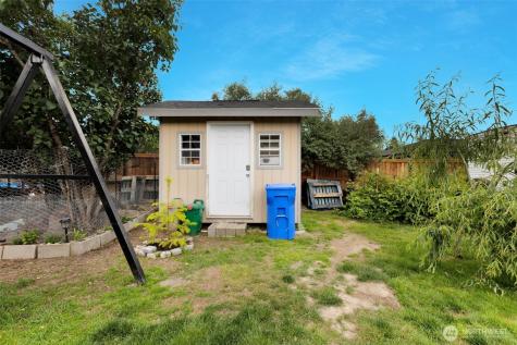 608 10th Avenue SE Puyallup WA 98372