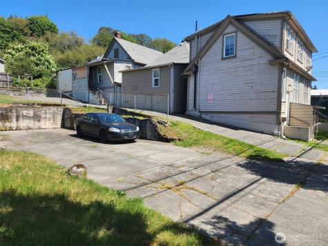1637 Center Street Tacoma WA 98409