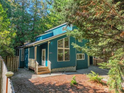 1271 Bay Lp SW Tumwater WA 98512