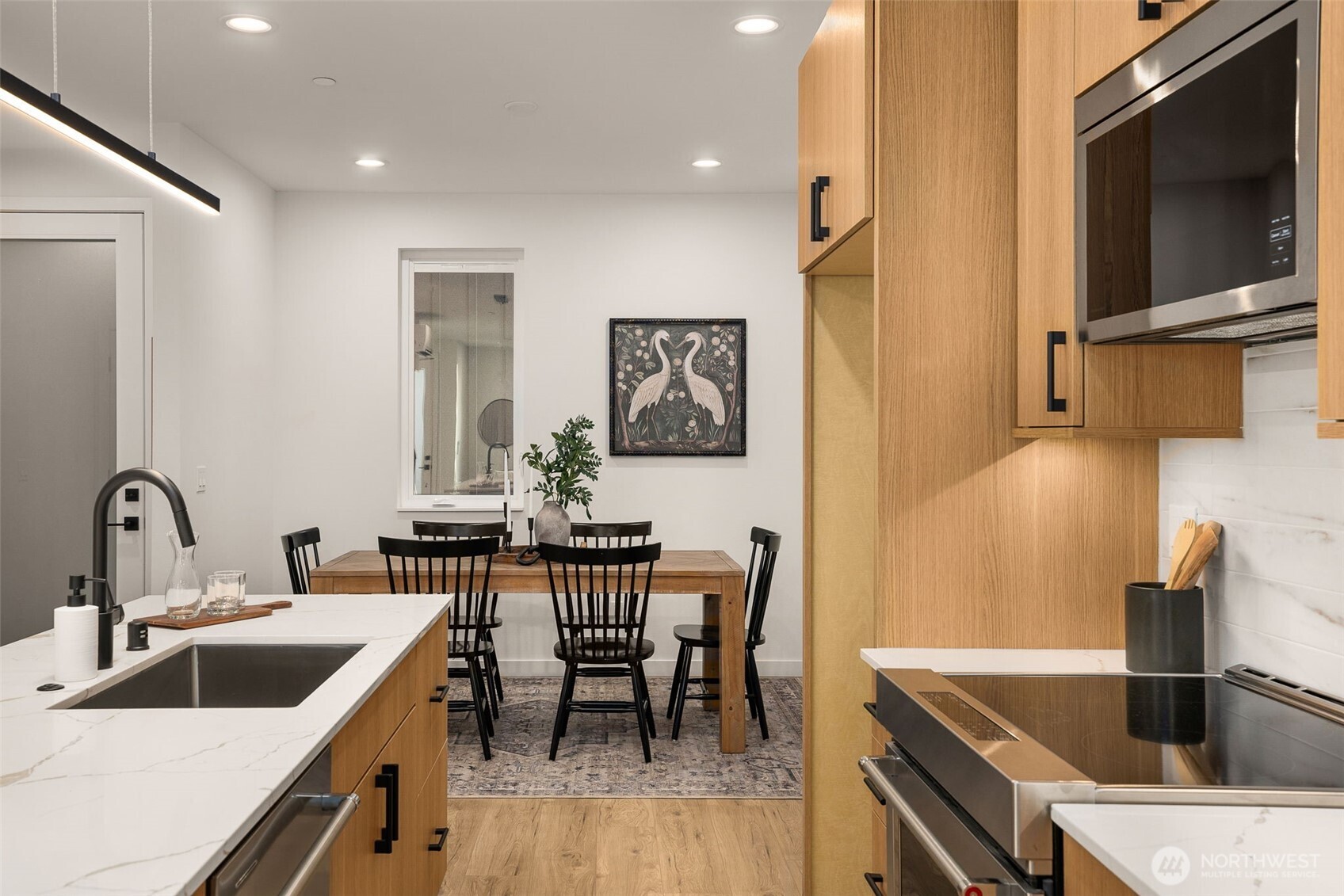 916 15th Avenue Seattle WA 98122