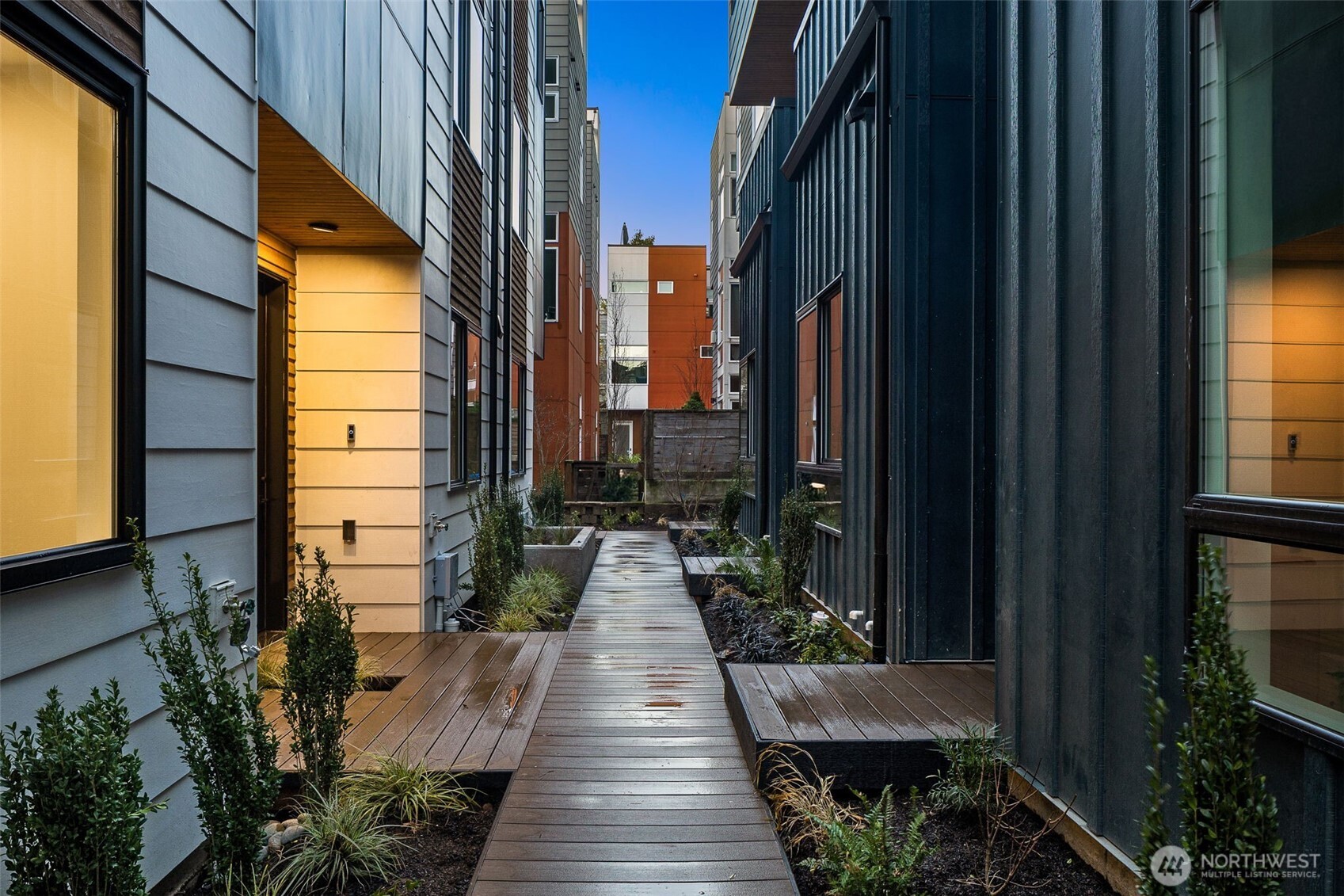 916 15th Avenue Seattle WA 98122