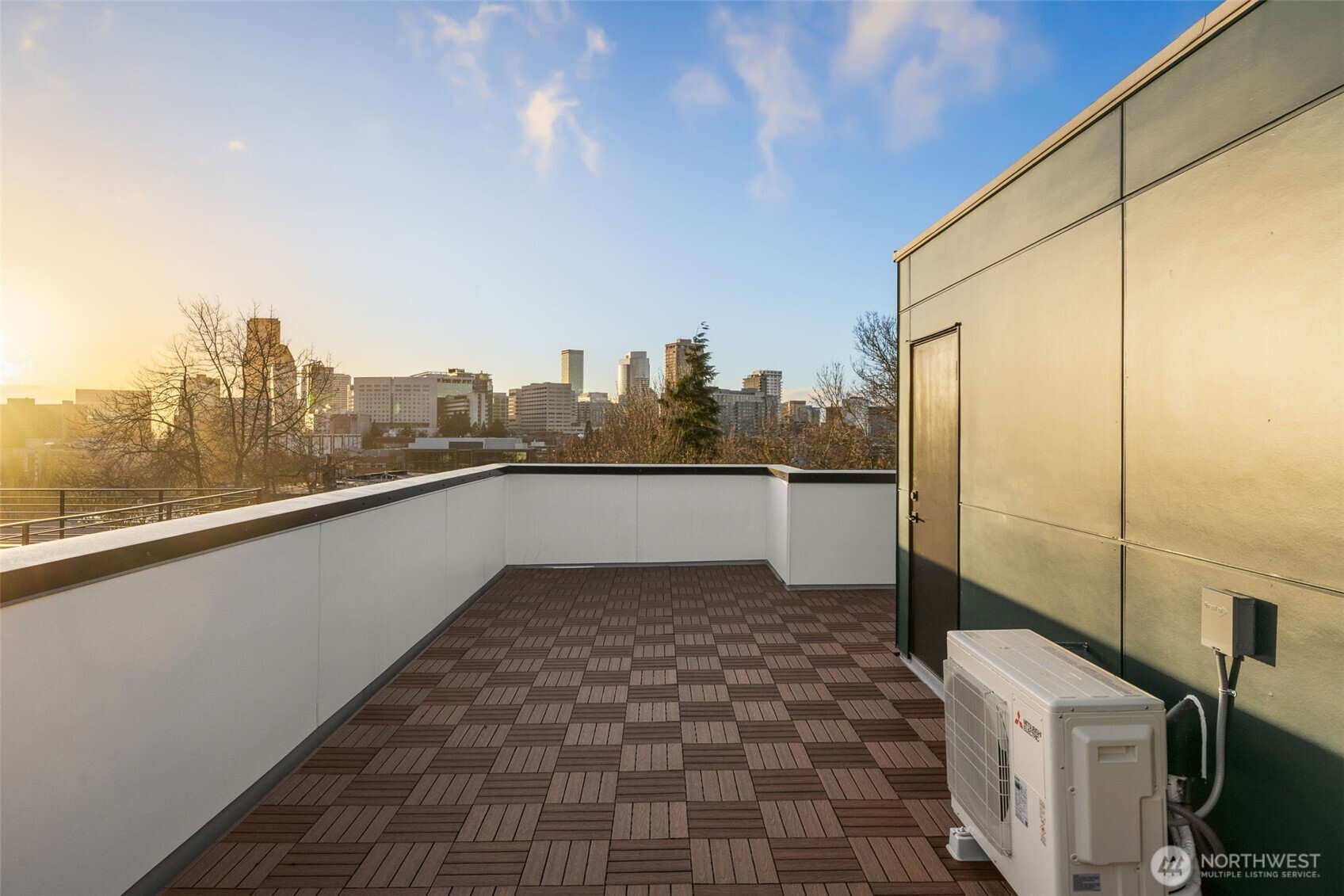 916 15th Avenue Seattle WA 98122
