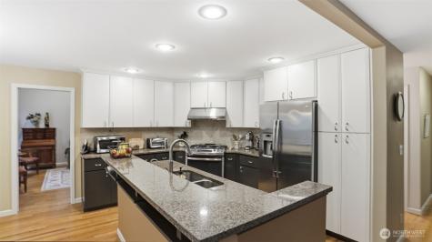 25812 SE 41st Street Sammamish WA 98029