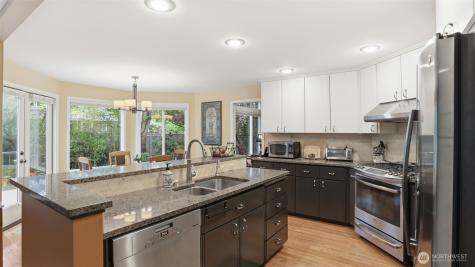 25812 SE 41st Street Sammamish WA 98029