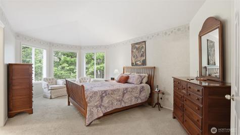 25812 SE 41st Street Sammamish WA 98029