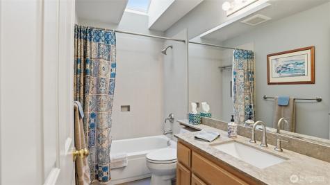 25812 SE 41st Street Sammamish WA 98029