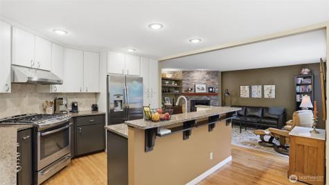 25812 SE 41st Street Sammamish WA 98029