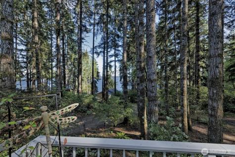 250 E Crest Lane Grapeview WA 98546