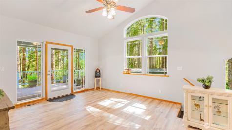 250 E Crest Lane Grapeview WA 98546