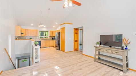 250 E Crest Lane Grapeview WA 98546