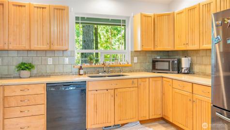 250 E Crest Lane Grapeview WA 98546