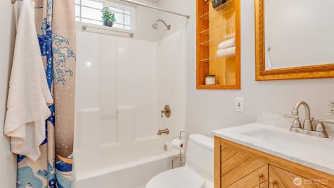 250 E Crest Lane Grapeview WA 98546