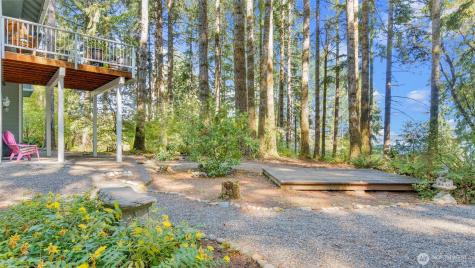250 E Crest Lane Grapeview WA 98546