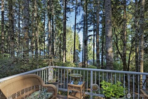 250 E Crest Lane Grapeview WA 98546