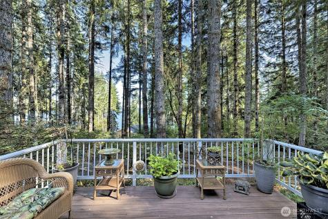 250 E Crest Lane Grapeview WA 98546