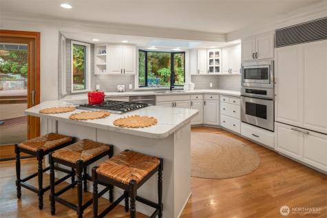 18520 NE 19th Place Bellevue WA 98008