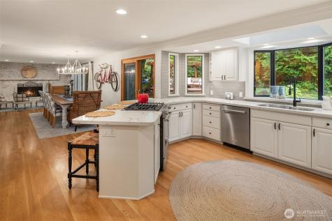 18520 NE 19th Place Bellevue WA 98008