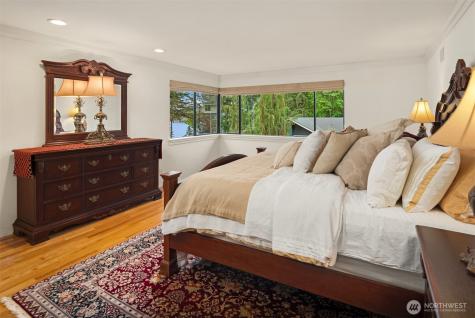 18520 NE 19th Place Bellevue WA 98008