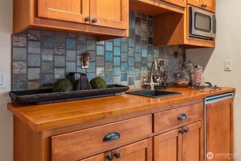 18520 NE 19th Place Bellevue WA 98008