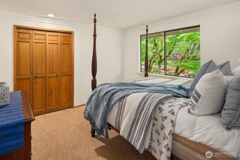 18520 NE 19th Place Bellevue WA 98008