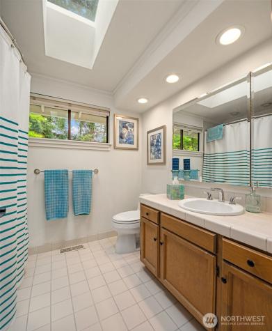 18520 NE 19th Place Bellevue WA 98008