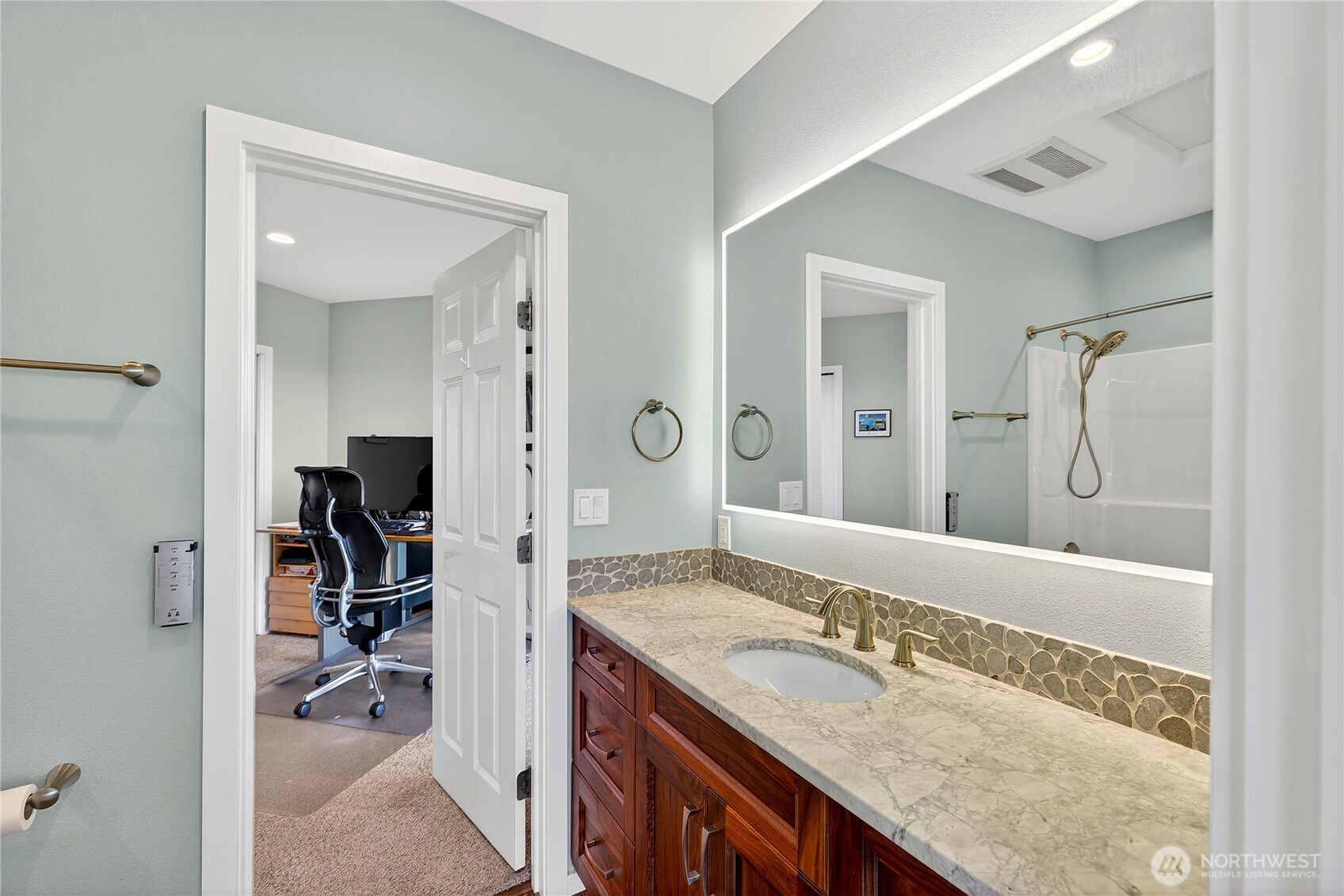 15107 Bridgeway Drive Anacortes WA 98221