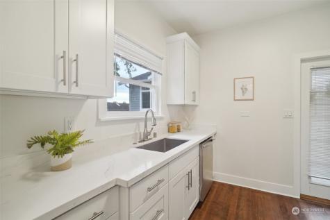 6023 28th Avenue NE Seattle WA 98115