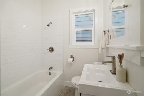 6023 28th Avenue NE Seattle WA 98115